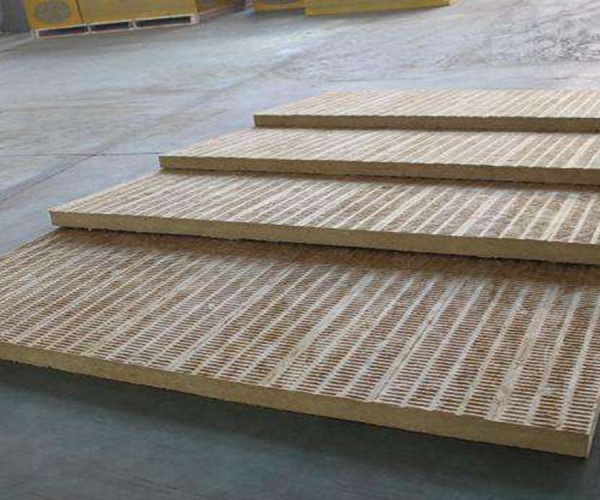 巖棉板制造商對(duì)運(yùn)輸有嚴(yán)格的要求